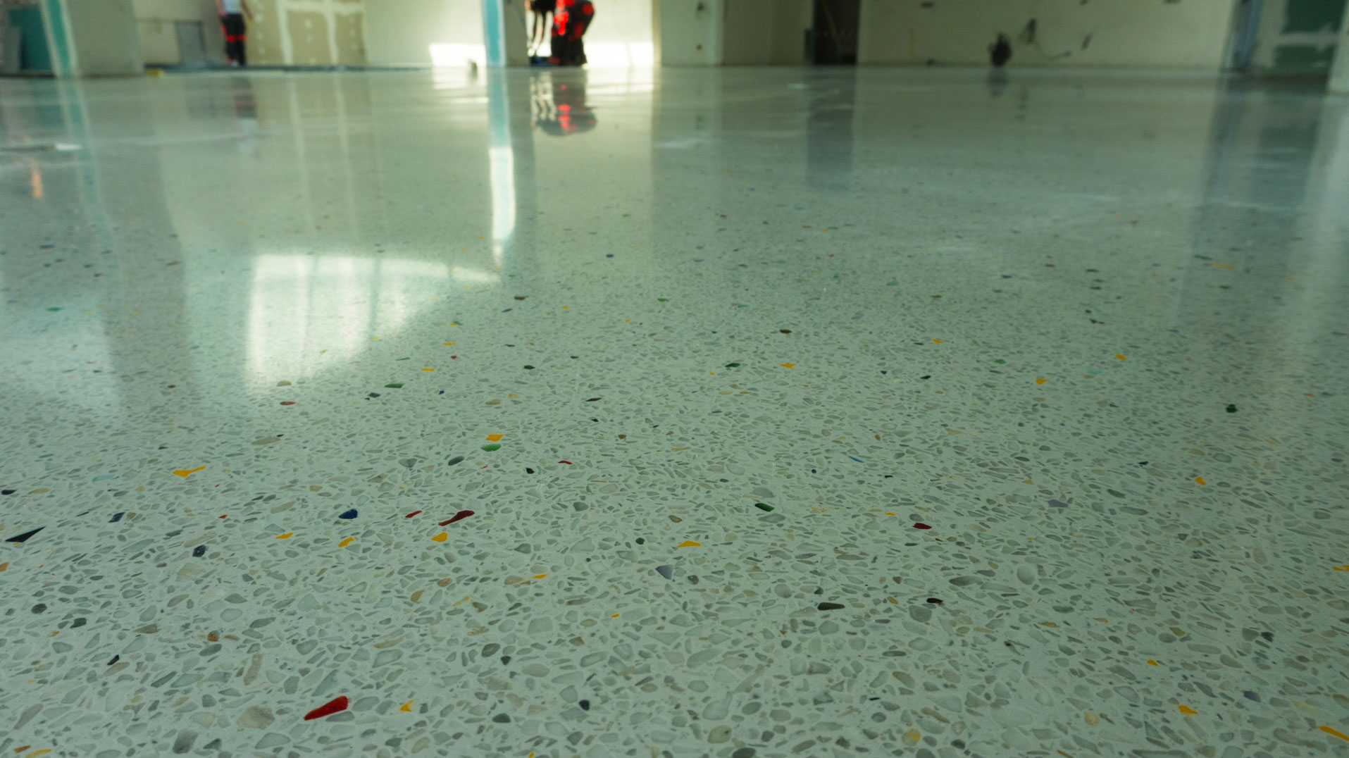 epoxy terrazzo with glass aggregates